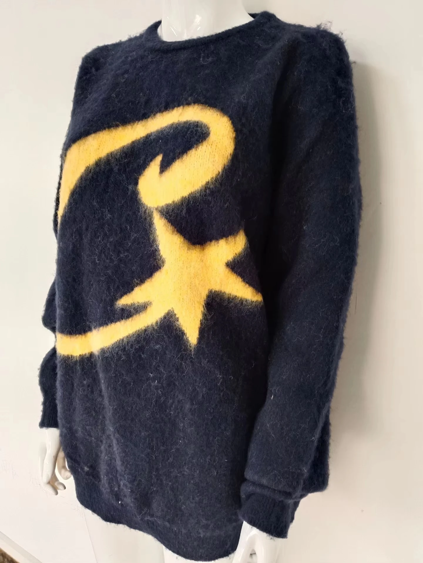 Осень-зима 2025 г. модный женский вязаный свитер с длинными рукавами свободный