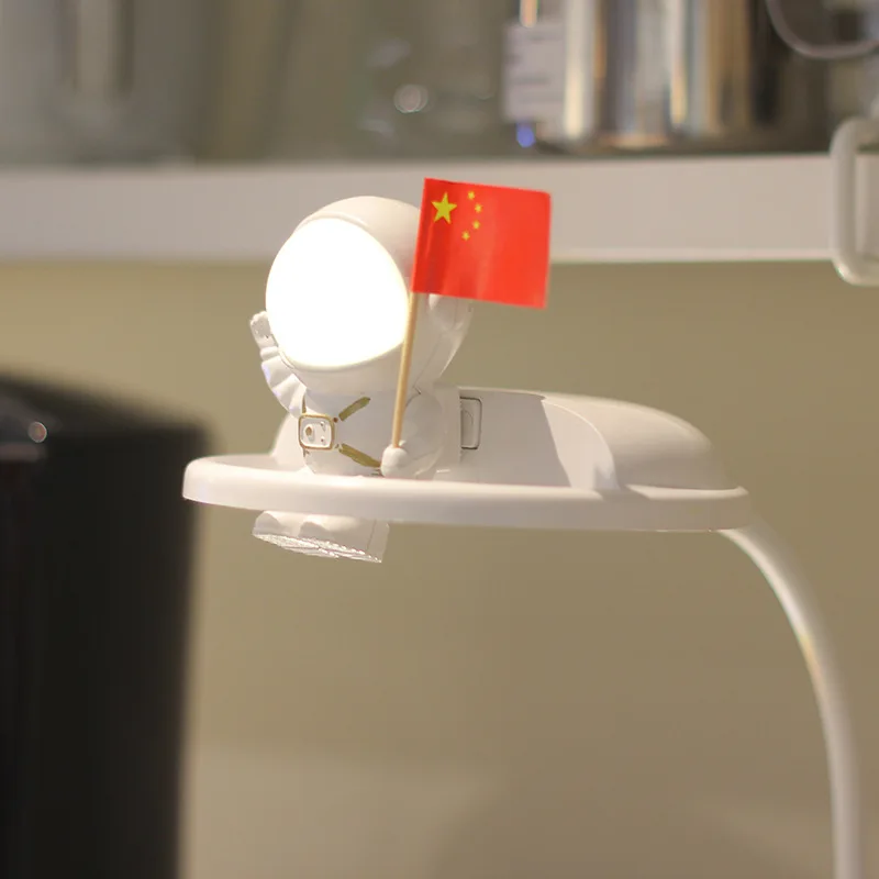 

LED Astronaut Stepless Dimming Table Lamp USB Rechargeable Eye Protection Night Light for Children Bedside Timing Folding Light