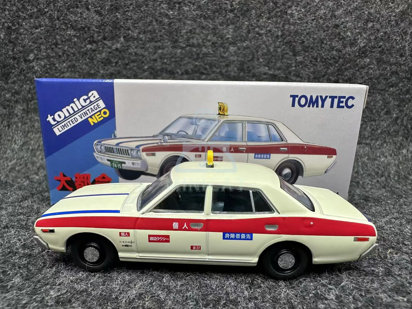 Фото 2412 TOMYTEC 1/64 TLV LV-N VOL.02 Metropolitan 02 Cedric Личная модель тележки из сплава для такси, коллекция украшений №5