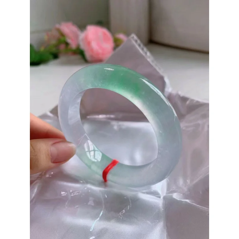 Браслет-подвеска из Мьянмы с зелеными цветами браслет круглыми бусинами