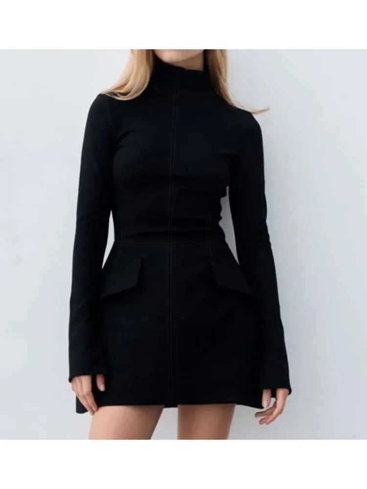 Женское облегающее мини-платье с длинным рукавом и двумя карманами