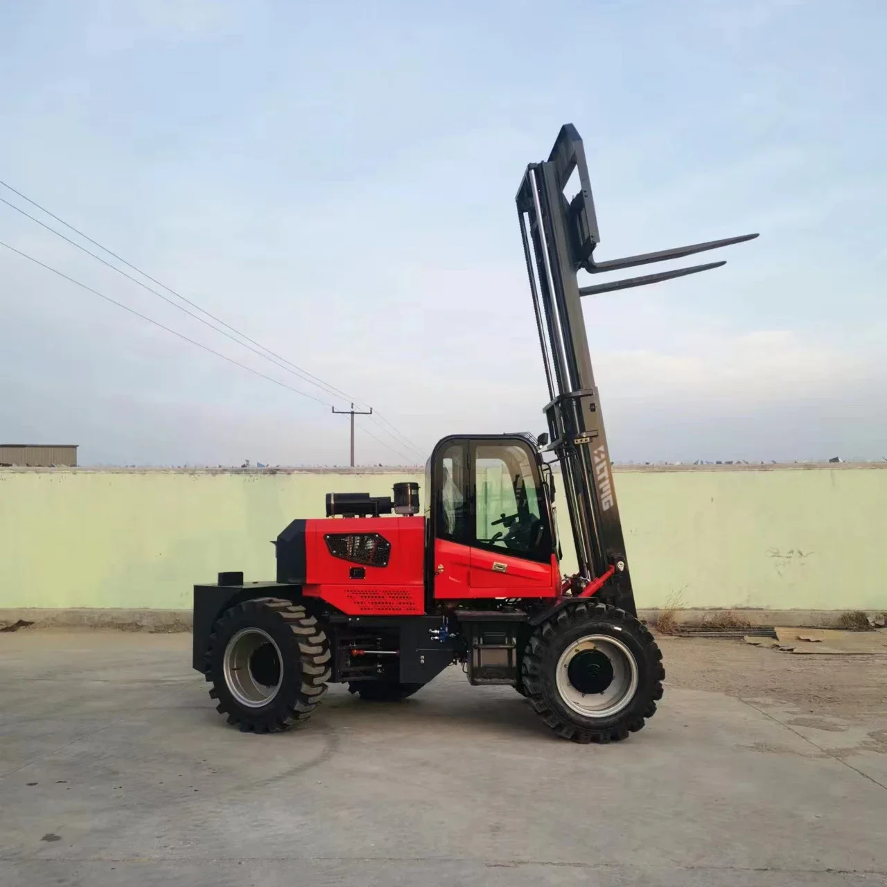 Лидер продаж 6-тонный внедорожный вилочный погрузчик 6000 кг для всех грубых счетов