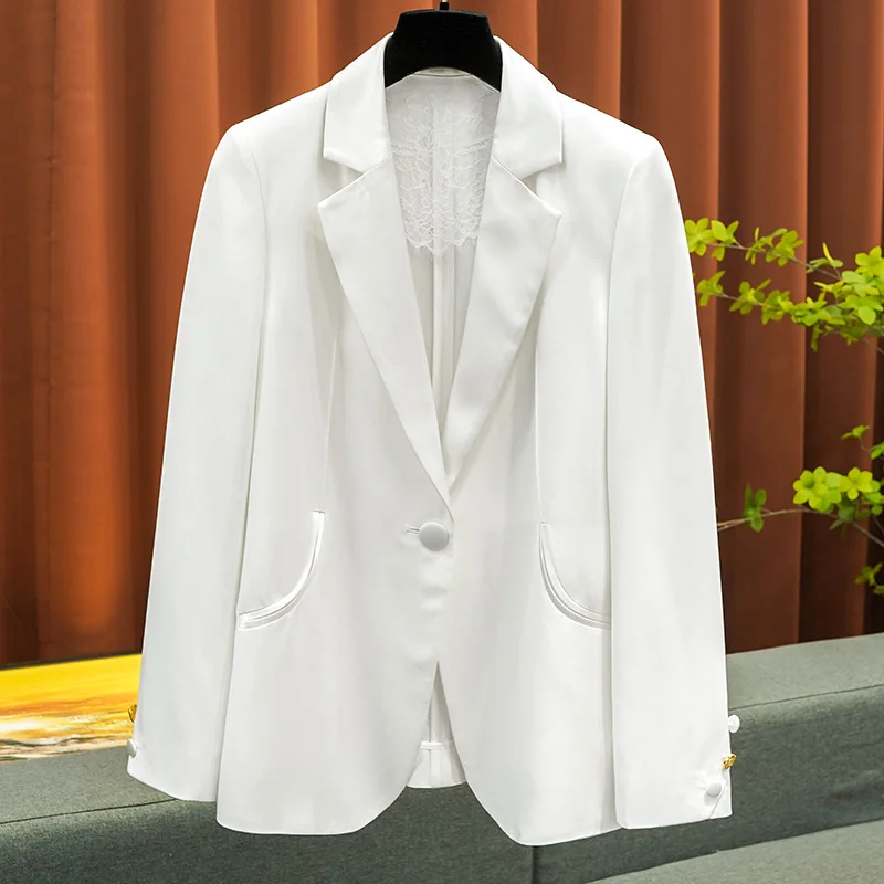 

Женский блейзер из ацетатной ткани на одной пуговице