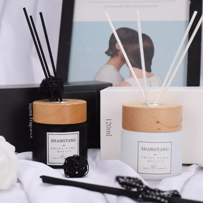 

NEW 100ml Rould White and Black Empty Reed Diffuser Bottle with Natural Wooden Cap Fashion Glass Fragrance Bottle with Screw Mou