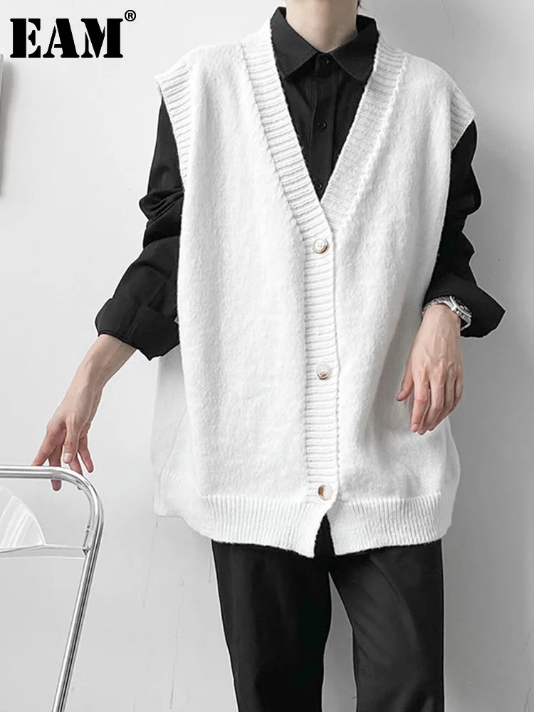 

[EAM] Women Loose Fit White Knitting Big Size Casual Vest New V-collar Sleeveless Fashion Tide Spring Autumn 2023 1DF0925
