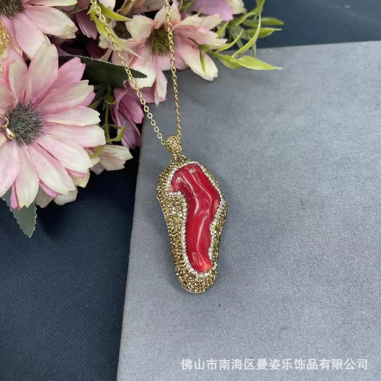 Натуральный барочный комплект из натурального камня