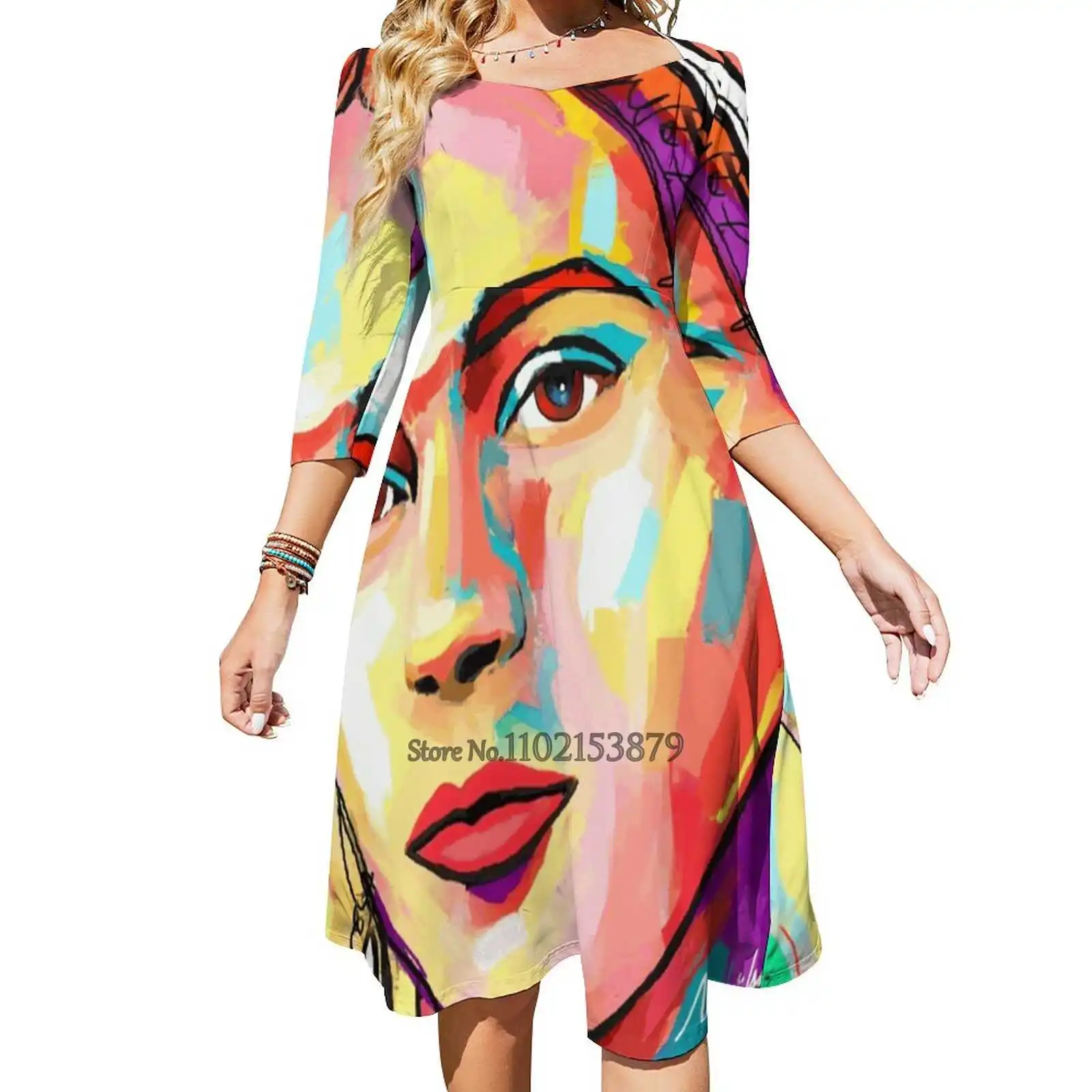 

Платье с открытой спиной, квадратным вырезом и шнуровкой сзади