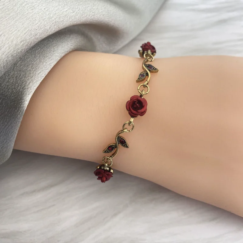 

European and American Retro Rose Bracelet Zirconia String Elegant Romantic Three-dimensional Carving Light Luxury