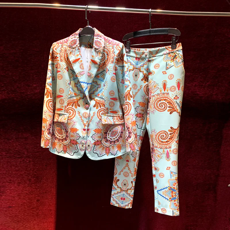 

New European and American women's wear for winter 2022 Long-sleeved royal print coat Nine minutes of pants Fashion suits