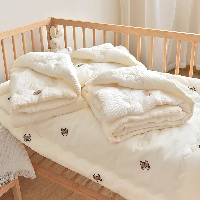 

Kids Cotton Muslin Blanket Quilt Bear Bunny Embroidery Baby Crib Comforter Kindergarten Infant Nap Cover Quilt Korean Quilting