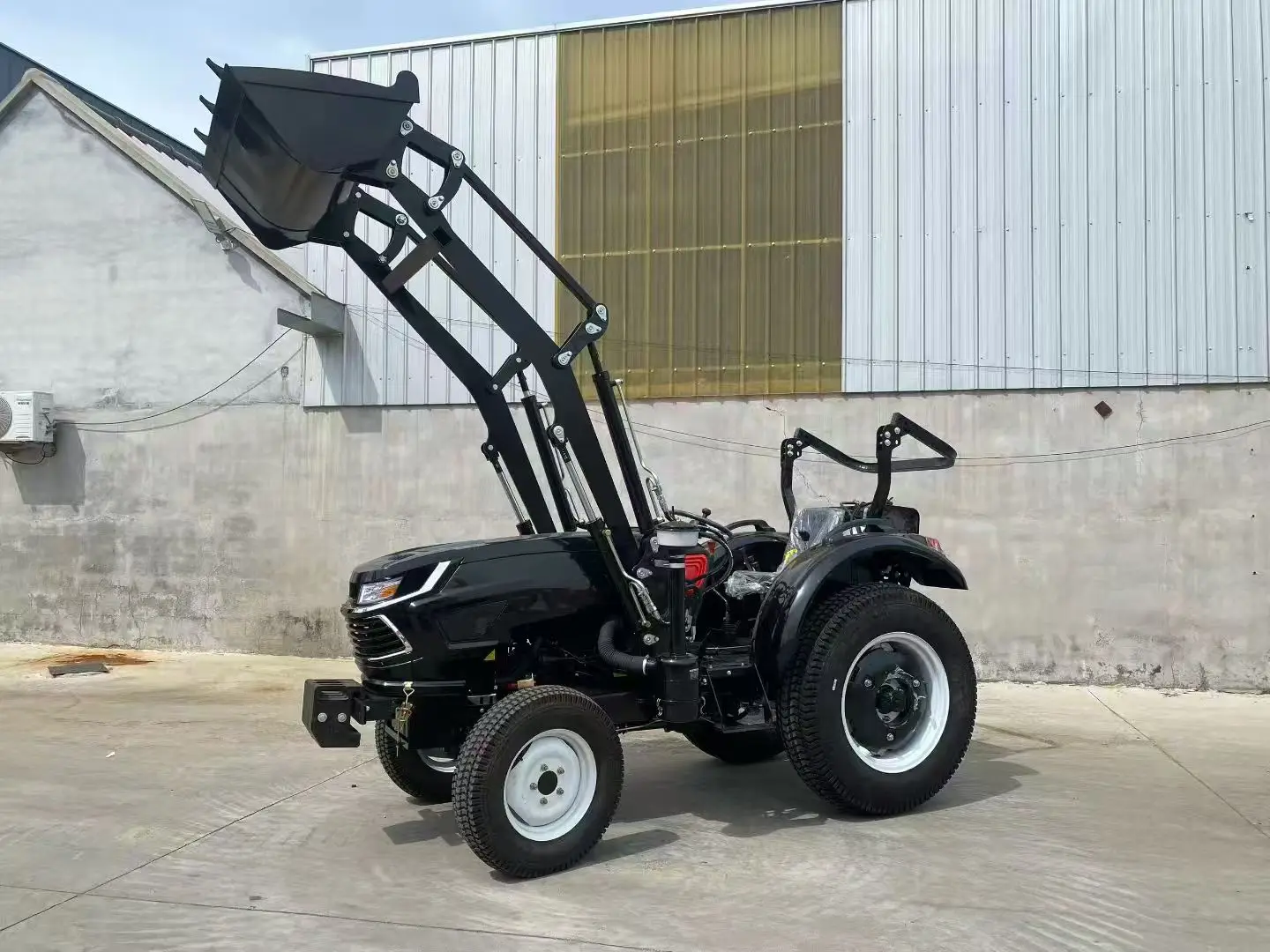 Фото Многофункциональный компактный колесный трактор 50-80 л.с. 4WD для обработки сельскохозяйственных угодий и садов №3