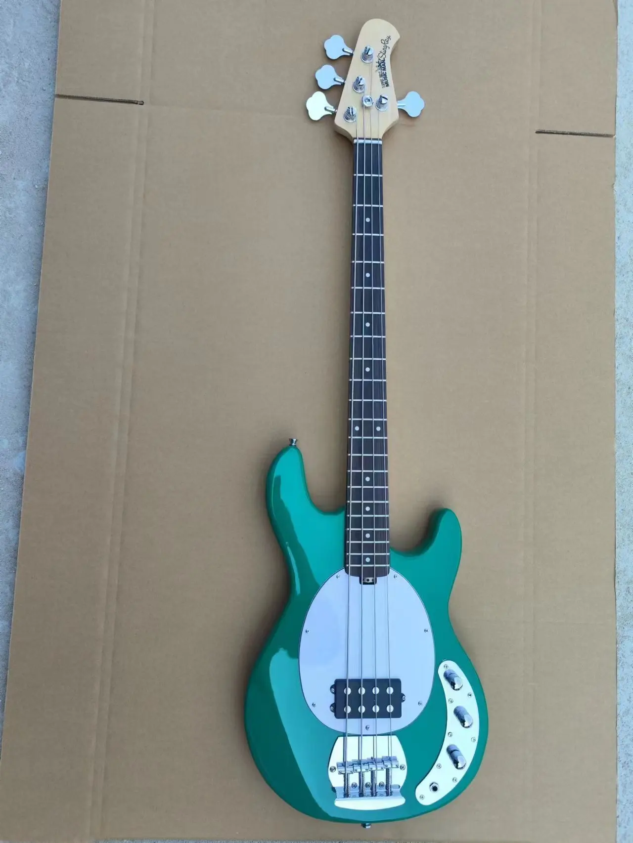 

Bass Guitar StingRay 4 Music Man green Electric Bass Best Musical instruments Active pickups 1