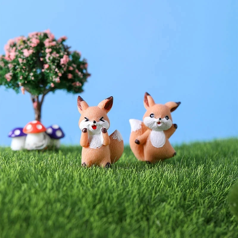 4Pcs Caroon Mini Fox Ornament Miniature Figures Cute Animal Resin Handicraft Micro Landscape Dollhouse Gardening Decoration 5