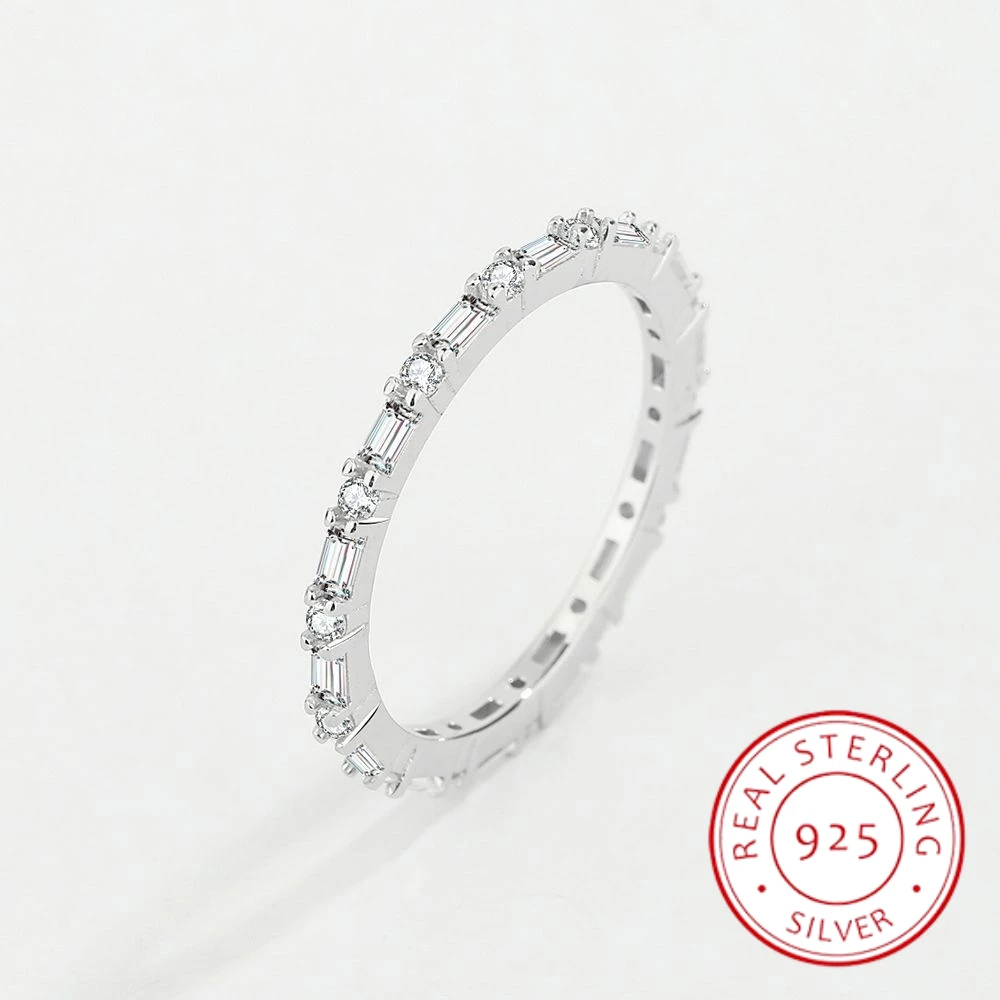 

Женское кольцо из серебра 925 пробы, с фианитом