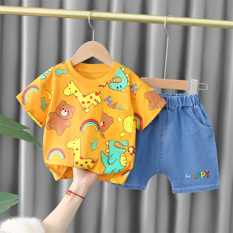 Детский летний спортивный костюм футболка и джинсовые шорты |