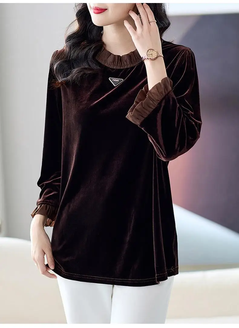 Женский топ из бархата золотистого цвета