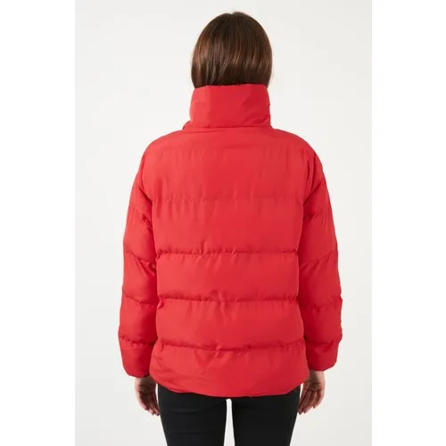 Рисунок 5 - Зимнее модное красное пальто