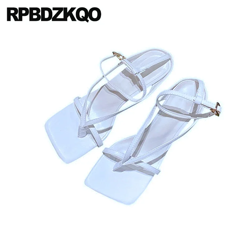 Сандалии из натуральной кожи с ремешком на щиколотке