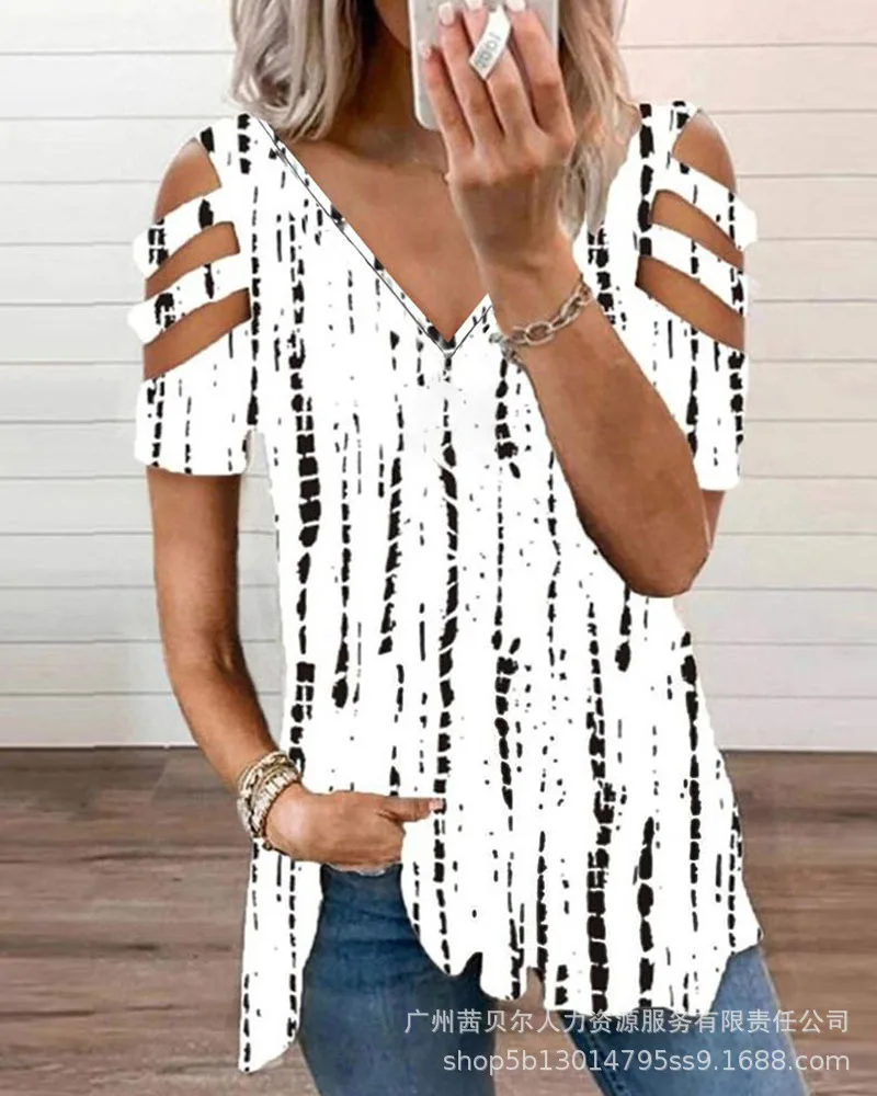 

Женская футболка с открытыми плечами и V-образным вырезом