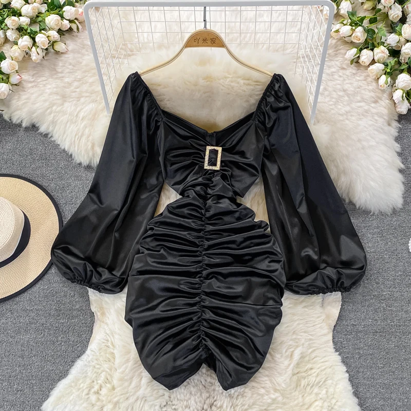 Женское облегающее платье-карандаш выше колена с длинным рукавом и V-образным