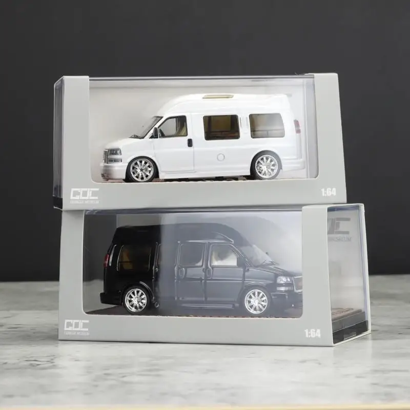 Модель автомобиля из сплава GOC 1:64 RV Savana Collection Display