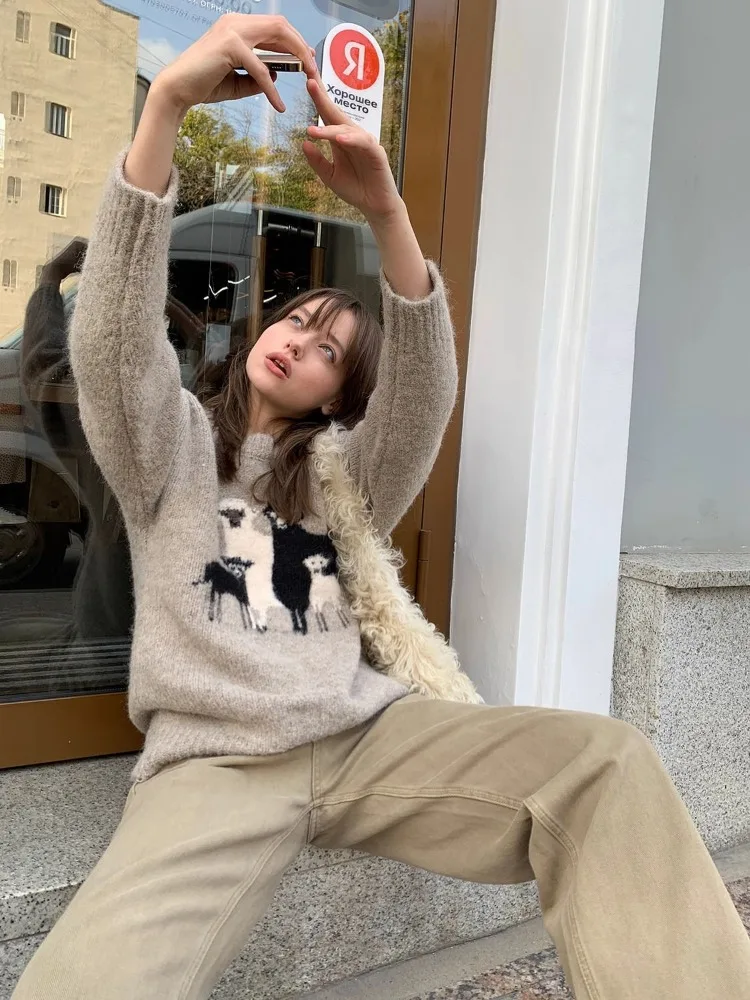 Свитер Женский вязаный эластичный с круглым вырезом и мультяшным принтом