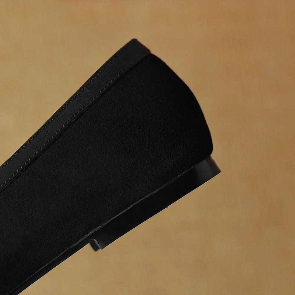 Туфли-лодочки женские на низком каблуке из овечьей замши с острым носком 33-40