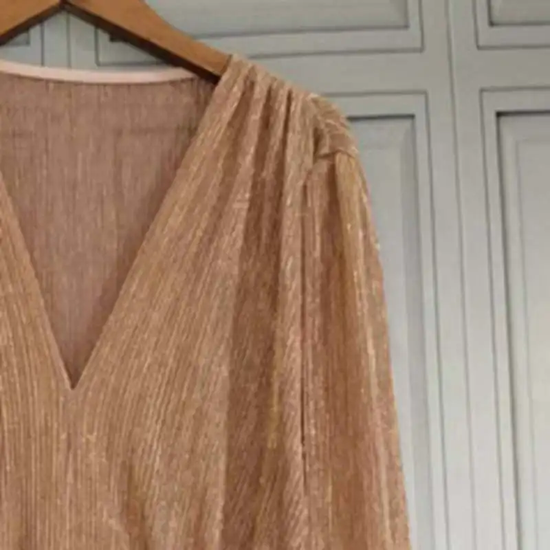 

2023 Metallic Shiny Silk Thread Blended Pleated V-neck Waist Dress for Women