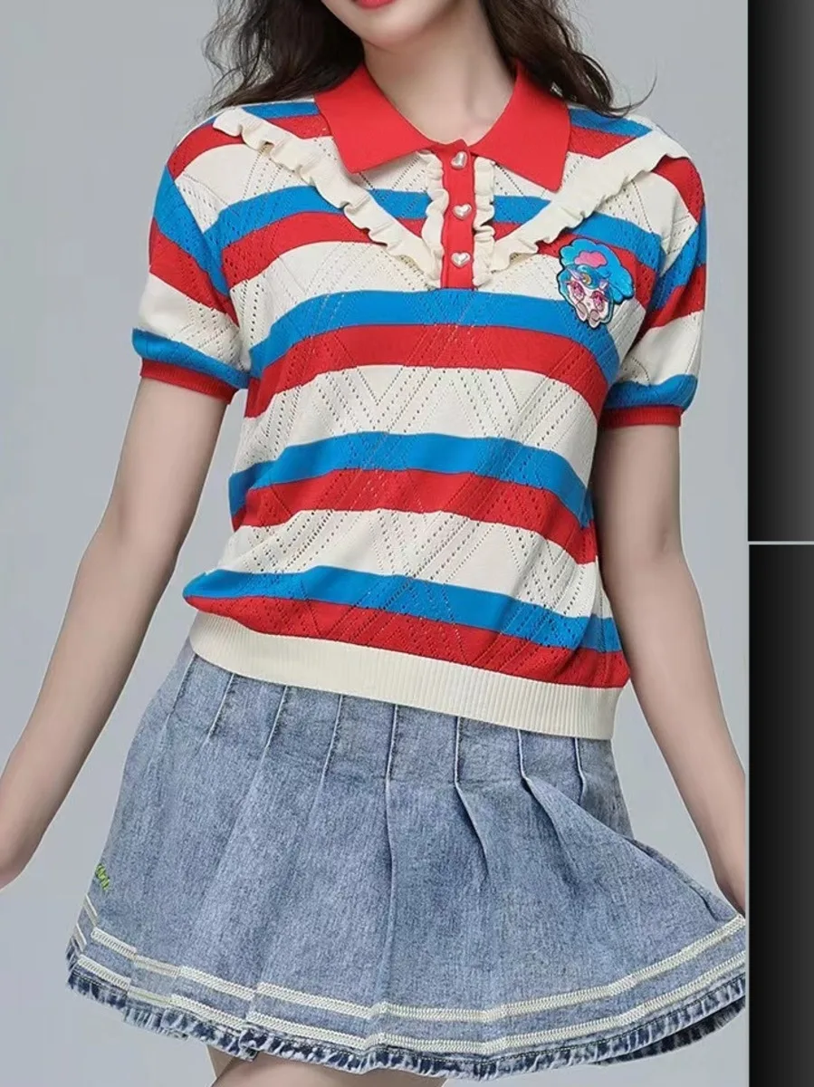 Женский трикотажный свитер в полоску