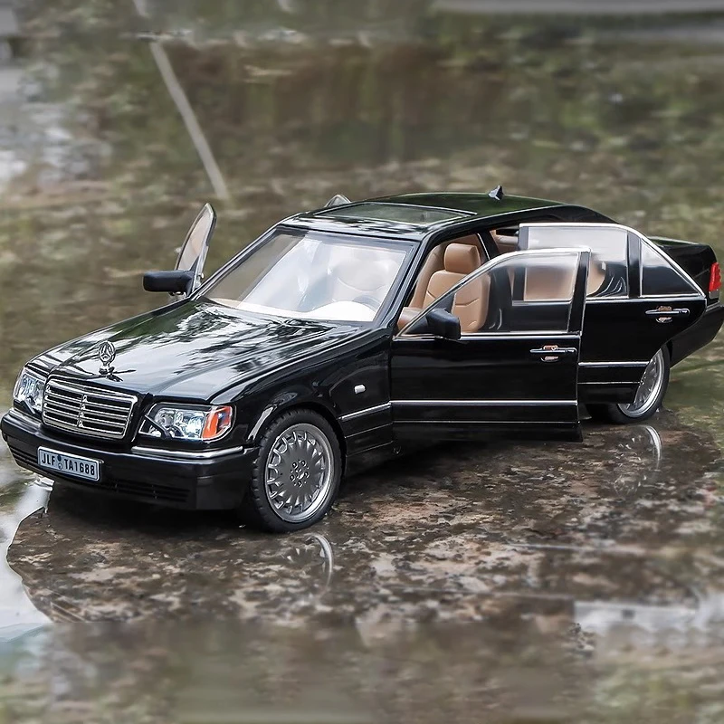 Модель автомобиля Mercedes Benz W140 320SEL 1:24