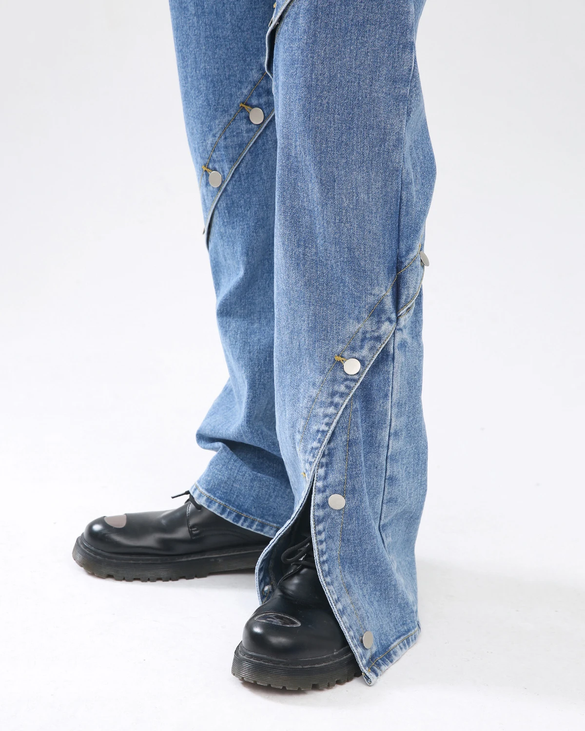 Four Seasons Men's Jeans Metal Button Stitching Design Sense Personality Split Design Jeans Y2k Pants Streetwear Jeans for Men