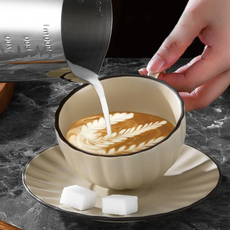 Кувшин для взбивания молока из нержавеющей стали с датчиком температуры 600 мл |