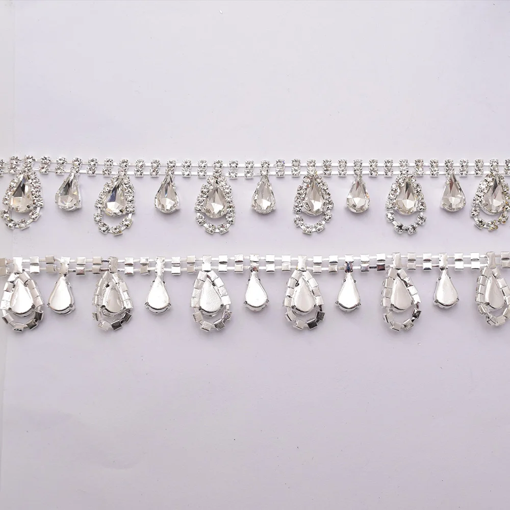 Украшение в виде стеклянной цепочки форме капли используемое для шитья нежных