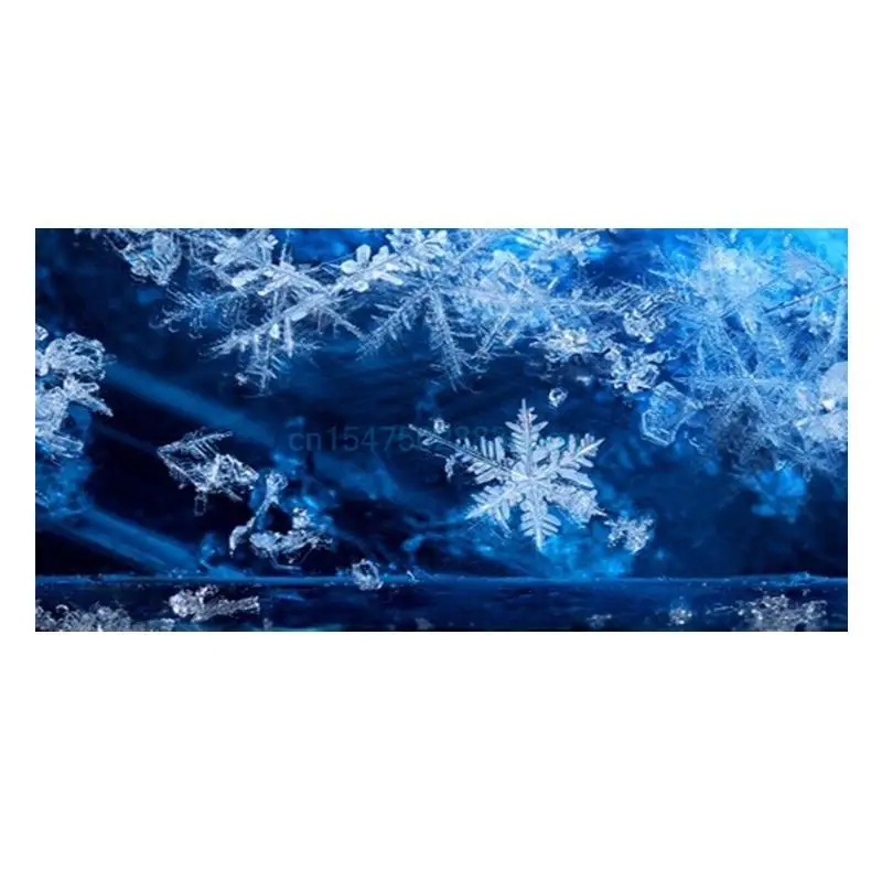 

Novelty Beautiful Winter Frozen Ice Crystal Snow Flakes Christmas Towel Modern Snowflake Holiday Bath Face Towels Xmas Present