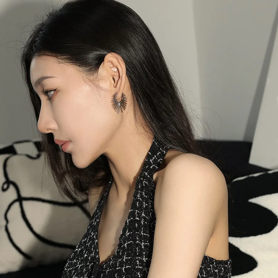 Европейские и американские металлические серьги с подсолнухом в холодном стиле