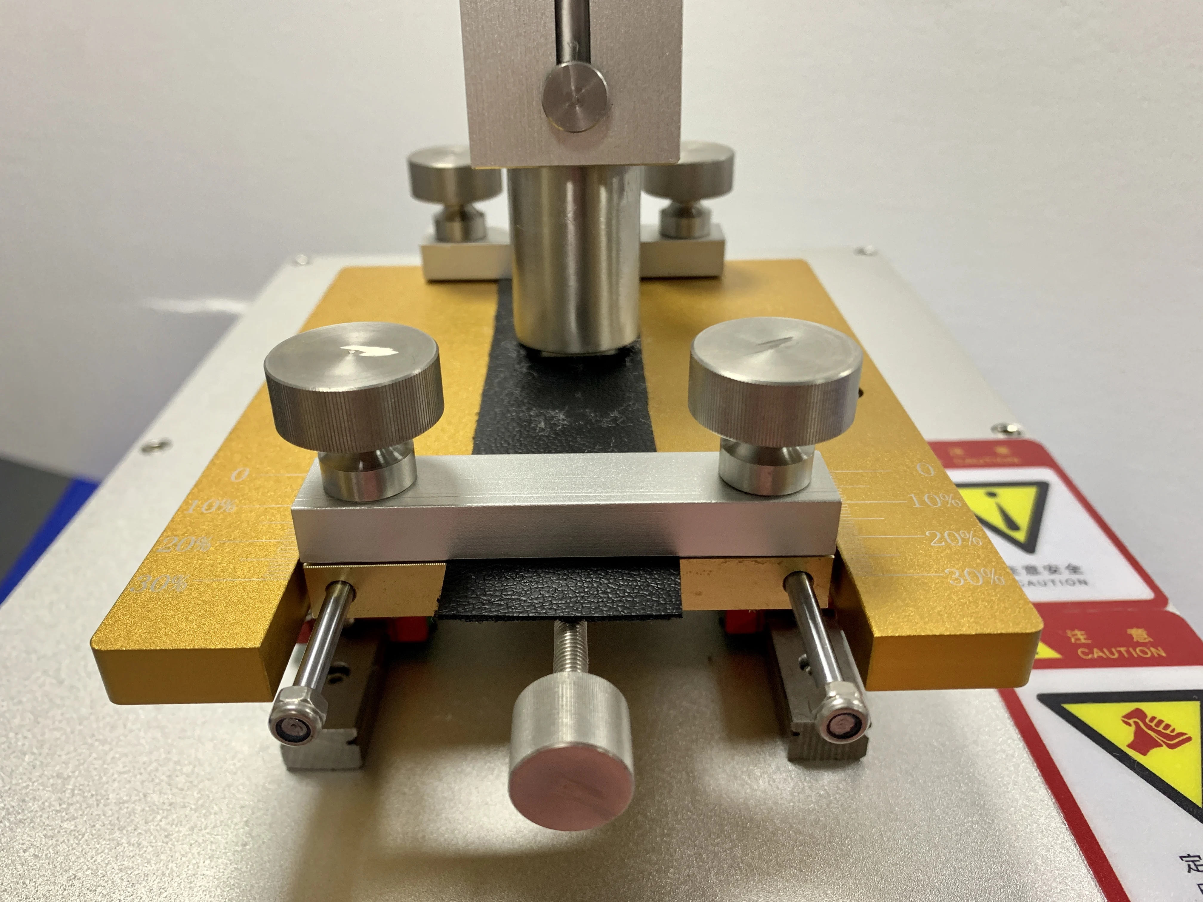 IULTCS Rubbing Leather Color Fastness Test Equipment