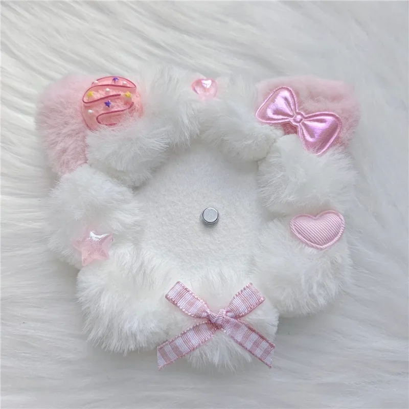 Пушистый держатель для значка котенок пушистый сибирский котенок дневничок