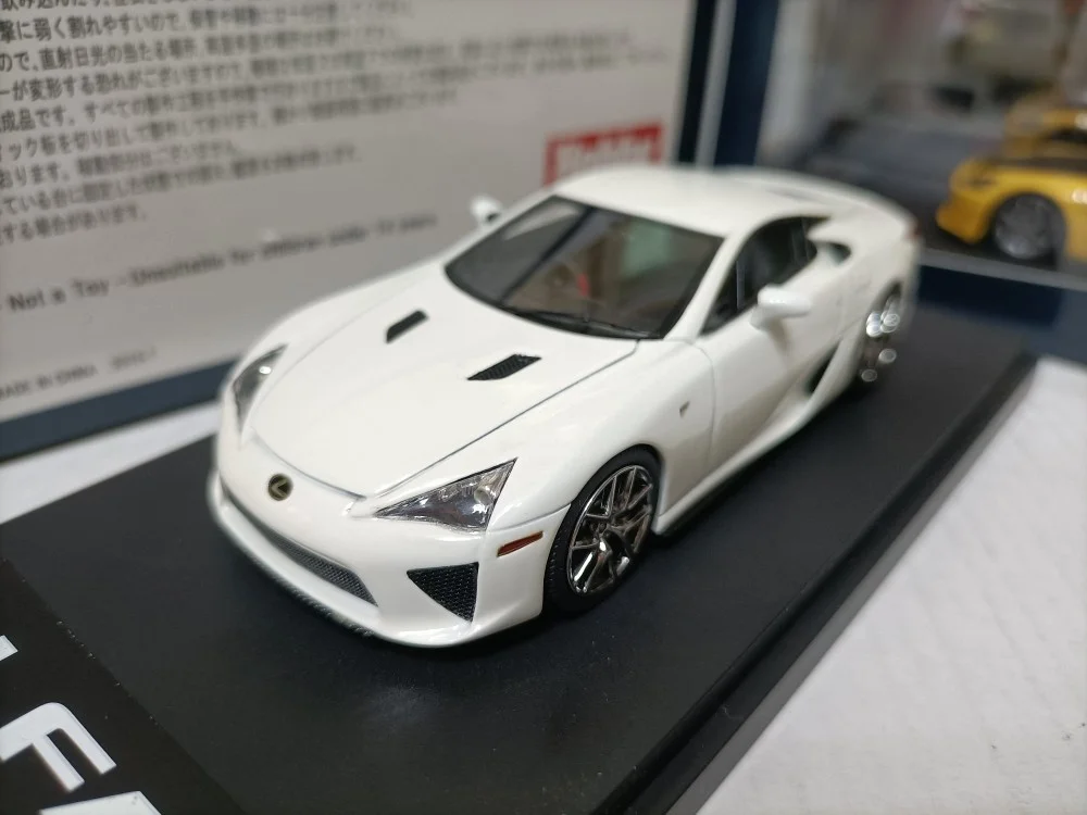 

MARK43 1 43 LEXUS LFA RHD белая модель автомобиля