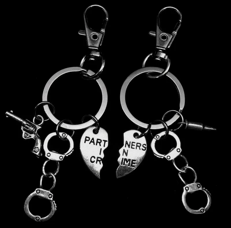 

Explosive new products love guns and bullets innovative personality simple wild symbol keychain