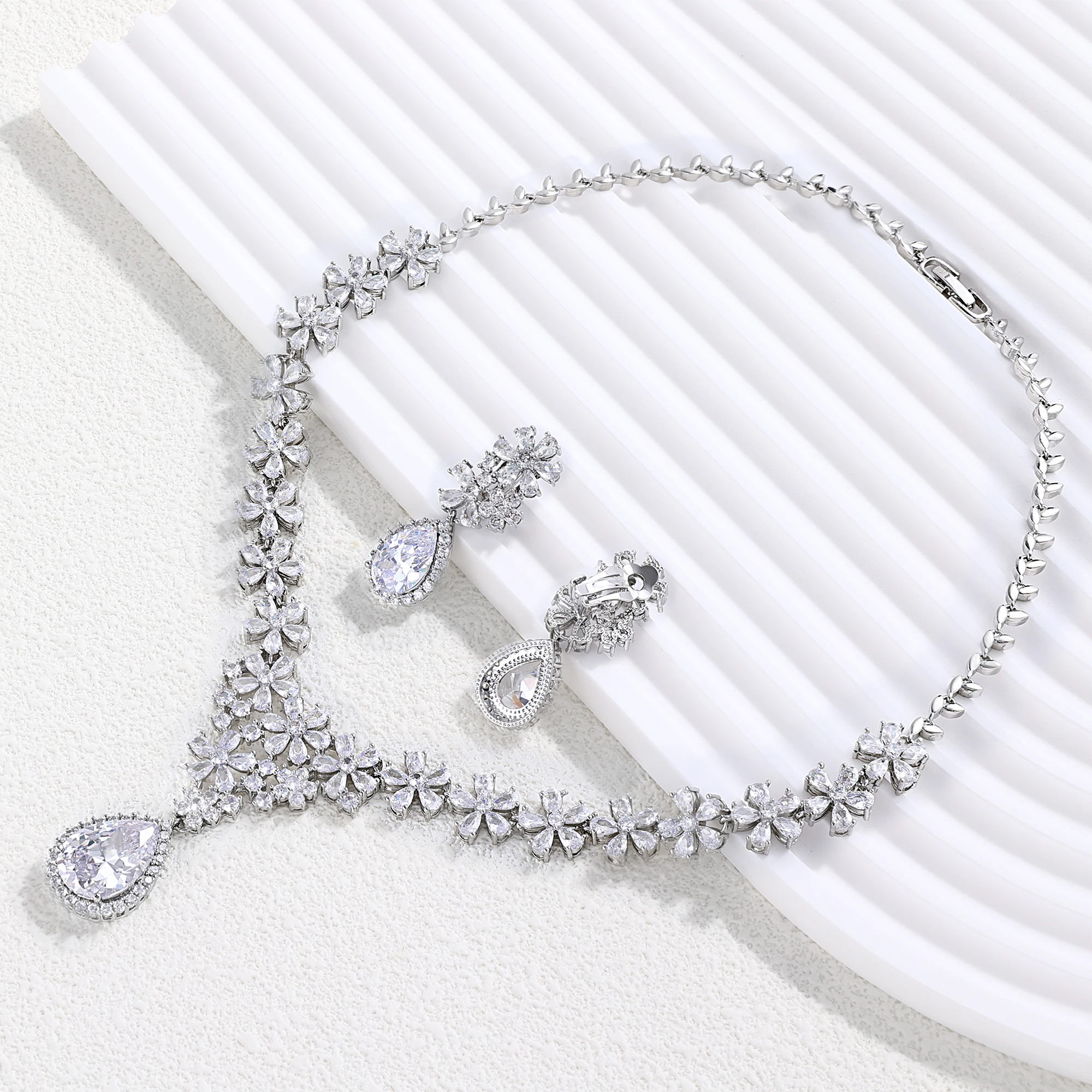 

2023 New 2-piece Bridal Zirconia Full Set Women's Party Jewelry Set, Dubai Nigeria CZ Crystal Wedding Jewelry Set