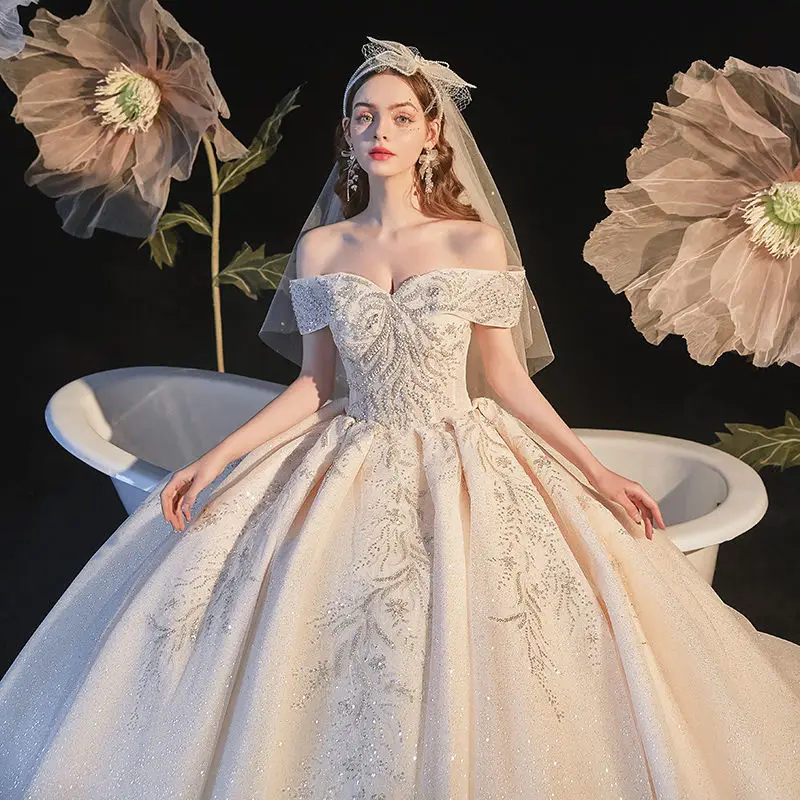 Рисунок 2 - Бальное платье принцессы с открытыми плечами