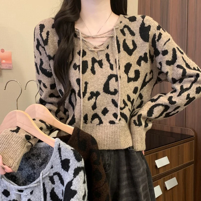 Design Strap V-neck Leopard Print Long sleeve Soft Glutinous Knit Women Winter New Casual All-matching Straight Crop Sweater