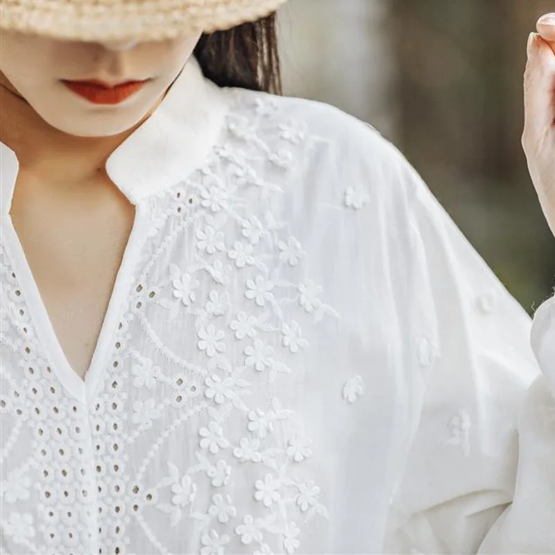 

Женское платье с вышивкой, белое повседневное свободное платье с V-образным вырезом и длинным рукавом, ажурное элегантное платье, лето 2022