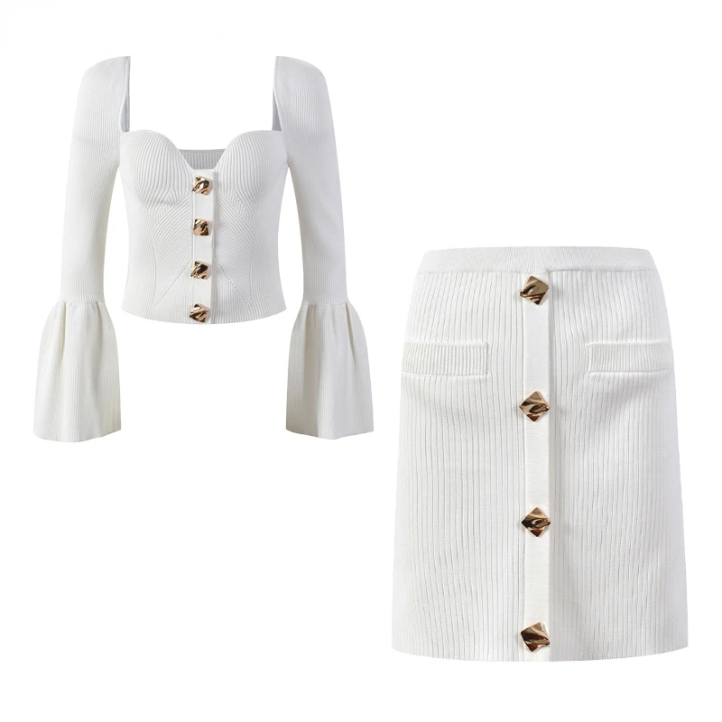 

2022 Luxury Designer Autumn Y2k Flare Long Sleeve Heart Collar Sweater Mini Skirt Customize Buttins Slim Knitting Two Pieces Set