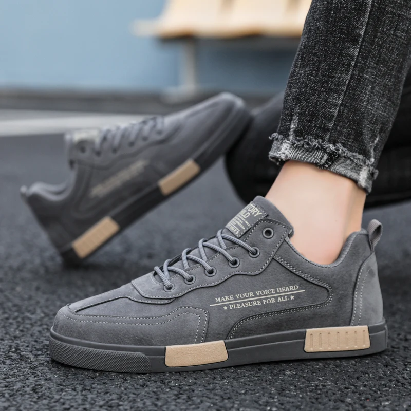 New Classic Men Skateboard Shoes Fashion Designer Sports Shoes Men Sneakers Flats Breathable Vulcanized Sneakers Man Skate Shoes