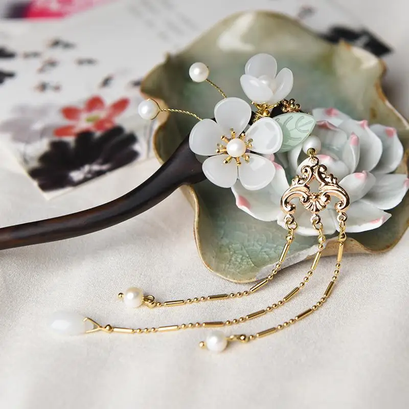 Женская шпилька для волос с длинной кисточкой