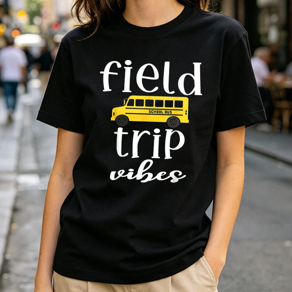 Фото Футболка с принтом школьного автобуса в стиле Field Trip Vibes, дышащая, забавная, для активного отдыха, из высококачественного хлопка, с короткими рукавами №3