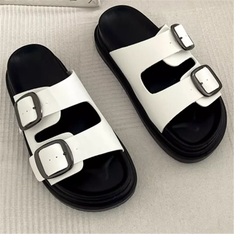 

Cool web celebrity French thick soles slippers female summer fashion niche senior 2023 new joker out beach shoes women