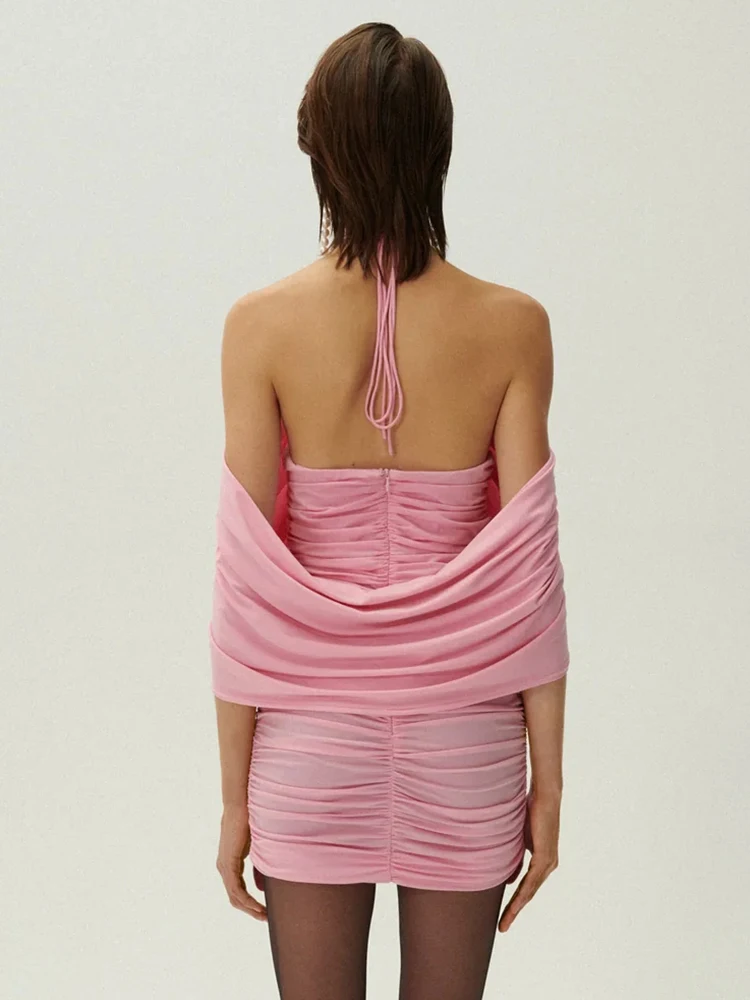 Мини-платье с открытыми плечами цветочным принтом и рюшами