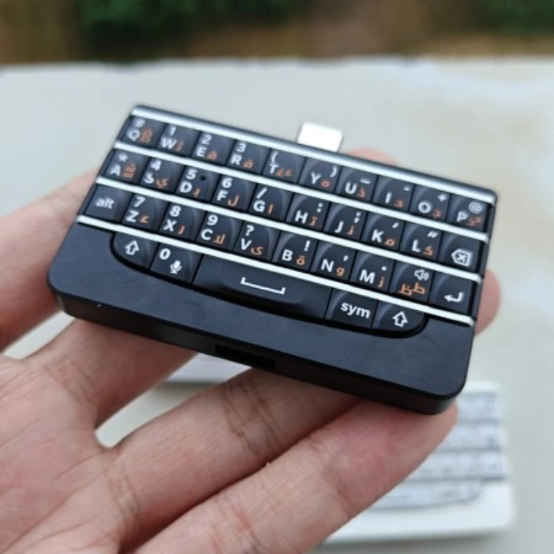 Фото Bluetooth-клавиатура Black&Berrybd Q10 + чехол для телефона Huawei Purax с разъемом Type-C, портативный чехол-клавиатура для геймеров. №5